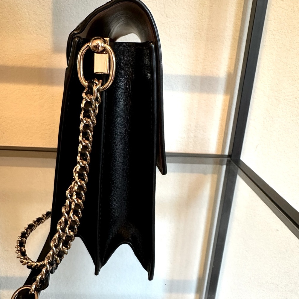 EXCELLENT CONDITION! Tory Burch Parker Convertible Shoulder Bag- Blk color